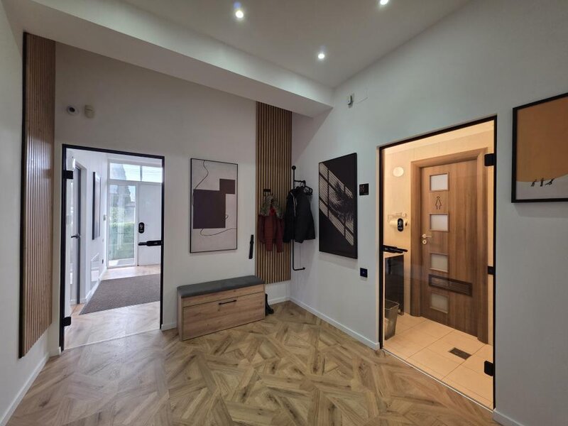 Tartasesti, Private Estate langa Bucuresti, vila, piscina & sport court