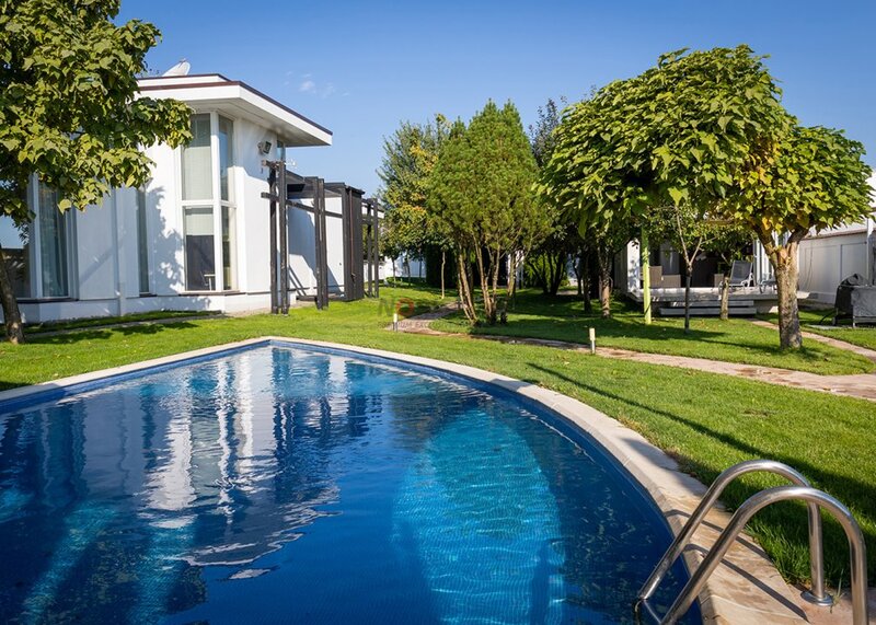 Tartasesti, Private Estate langa Bucuresti, vila, piscina & sport court
