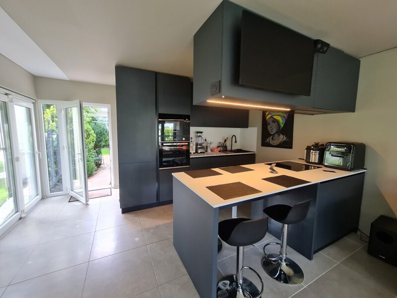 Tartasesti, Private Estate langa Bucuresti, vila, piscina & sport court