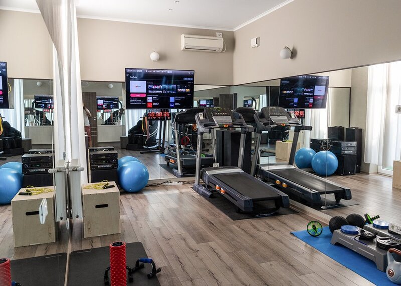 Tartasesti, Private Estate langa Bucuresti, vila, piscina & sport court